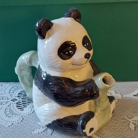 Porcelain Panda Teapot - Picture 3 of 9